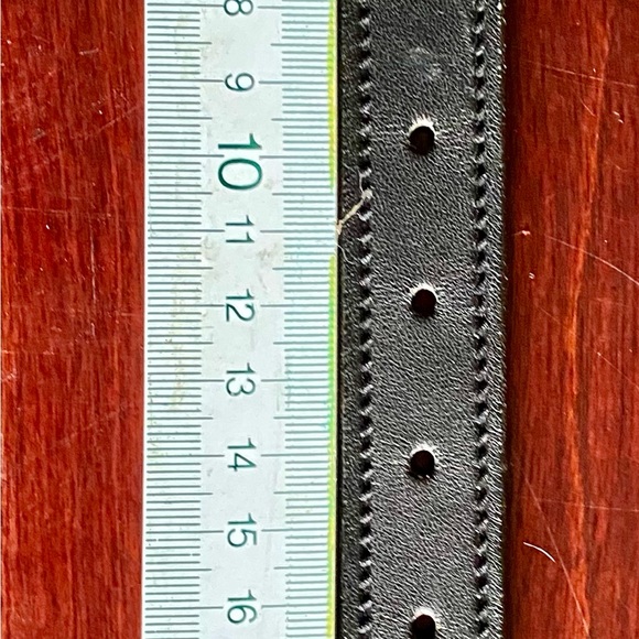 Landes Black Bridle Leather Belt Sz Med with Gold  Accents - Picture 8 of 8